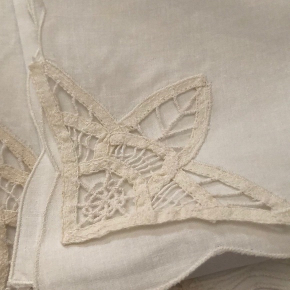 4 Placemats/4 Napkins - Picture 3 of 6